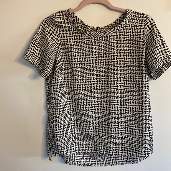 Forever 21 Tops - ⭐️ 2/$10 - blouse